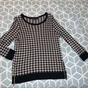 Black white and gold zipper sweater